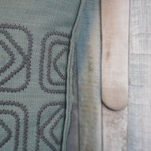 Lade das Bild in den Galerie-Viewer, 4 Grünes Sofakissen bestickt
