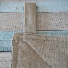 Lade das Bild in den Galerie-Viewer, Beiger Untersetzer