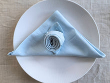 Lade das Bild in den Galerie-Viewer, Blaue Leinenserviette - Kieu.FashionArt