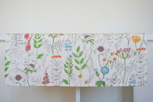 Lade das Bild in den Galerie-Viewer, Blumentischdecke - Kieu.FashionArt