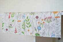 Lade das Bild in den Galerie-Viewer, Blumentischläufer