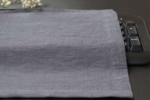 Lade das Bild in den Galerie-Viewer, Tastaturabdeckung zum Staubschutz - Ideales Arbeitskollegen Geschenk