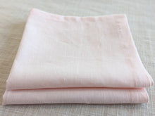 Lade das Bild in den Galerie-Viewer, Hellrose Leinenserviette - Kieu.FashionArt