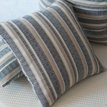 Lade das Bild in den Galerie-Viewer, Kissenhülle Lurex Streifen Effekte - Kieu.FashionArt