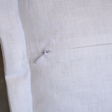 Lade das Bild in den Galerie-Viewer, Leinen-Kissenbezug, ideal für Sofakissen, versteckter Reißverschluss