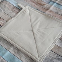 Lade das Bild in den Galerie-Viewer, Leinentopflappen beige