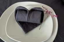 Lade das Bild in den Galerie-Viewer, Serviettenherz grau - Kieu.FashionArt
