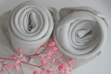 Lade das Bild in den Galerie-Viewer, Silberne Rose aus Serviette - Kieu.FashionArt