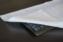 Lade das Bild in den Galerie-Viewer, Staubschutz Büro Weiss - Kieu.FashionArt