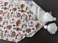 Lade das Bild in den Galerie-Viewer, Tischläufer weihnachtlich Quasten