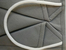 Lade das Bild in den Galerie-Viewer, Graue-Vliesmaske-Kieu.FashionArt