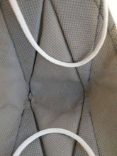 Lade das Bild in den Galerie-Viewer, Graue Vliesmasek - Kieu.FashionArt