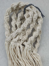 Lade das Bild in den Galerie-Viewer, Makramee Serviettenhalter - Kieu.FashionArt