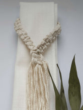 Lade das Bild in den Galerie-Viewer, Makramee mit Servietten - Kieu.FashionArt