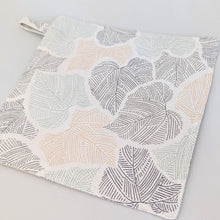 Lade das Bild in den Galerie-Viewer, 1 Herbst Topflappen - Kieu.FashionArt
