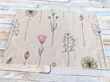 Lade das Bild in den Galerie-Viewer, 3 Tischset mit Blumen
