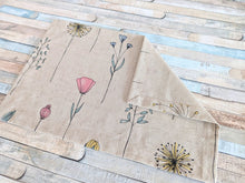 Lade das Bild in den Galerie-Viewer, 4 Tischwäsche mit Blumen
