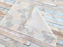 Lade das Bild in den Galerie-Viewer, 5 Platzmatte Blätter im Herbst
