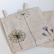 Lade das Bild in den Galerie-Viewer, 5 Topflappen Blumenmotive - Kieu.FashionArt
