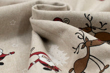 Lade das Bild in den Galerie-Viewer, 7 Tischdecke Weihnachtsmann auf Schlitten
