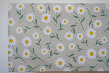 Lade das Bild in den Galerie-Viewer, Blumentischdecke

